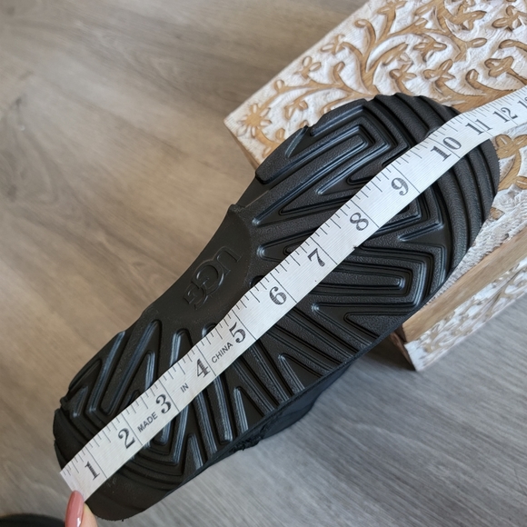 UGG Kid's Classic Weather Short Waterproof Leather Boot - Picture 8 of 8